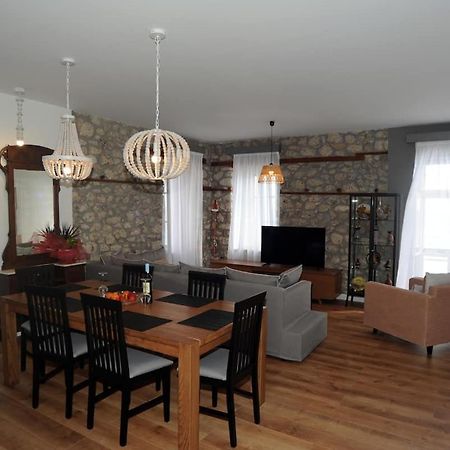 Crecian Water Front Apartment Aigeira Bagian luar foto