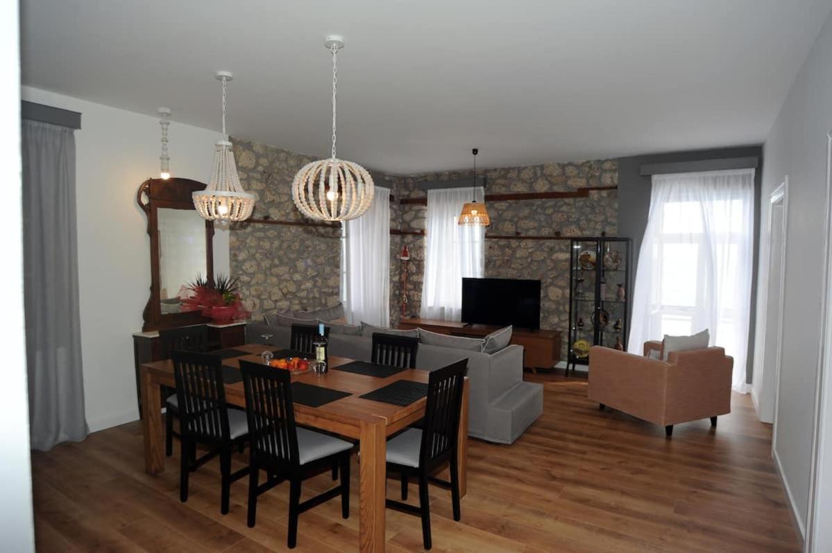 Crecian Water Front Apartment Aigeira Bagian luar foto