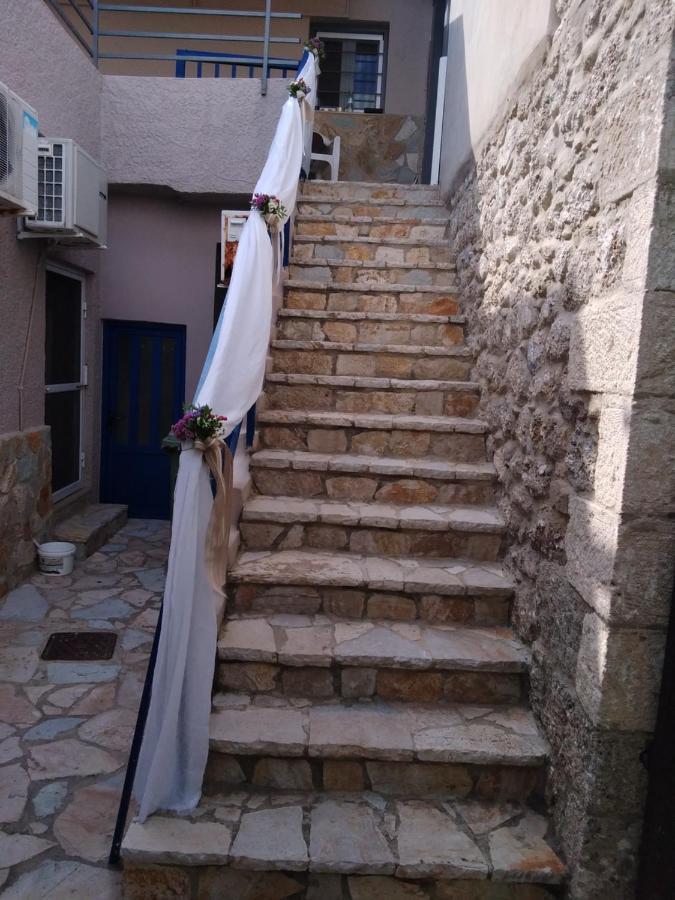 Crecian Water Front Apartment Aigeira Bagian luar foto