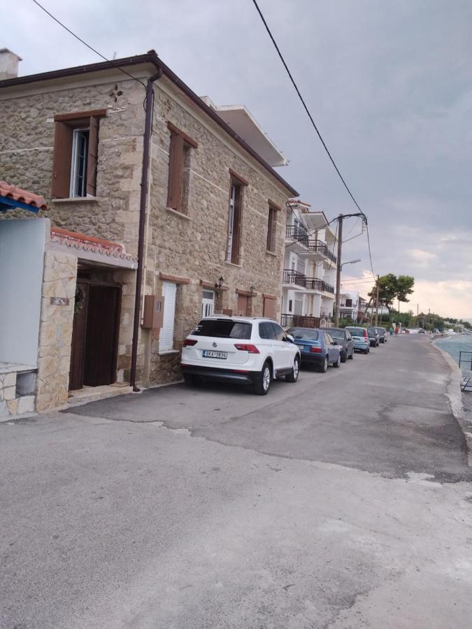 Crecian Water Front Apartment Aigeira Bagian luar foto